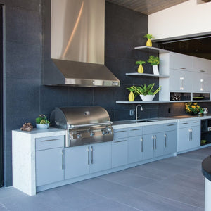 Fire Magic Echelon E790i 40-Inch Built-In Gas Grill installed in an outdoor kitchen