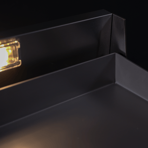 Le Griddle Pro Series 105 41-Inch 3-Burner Built-In Gas Griddle Zoomed In Pan