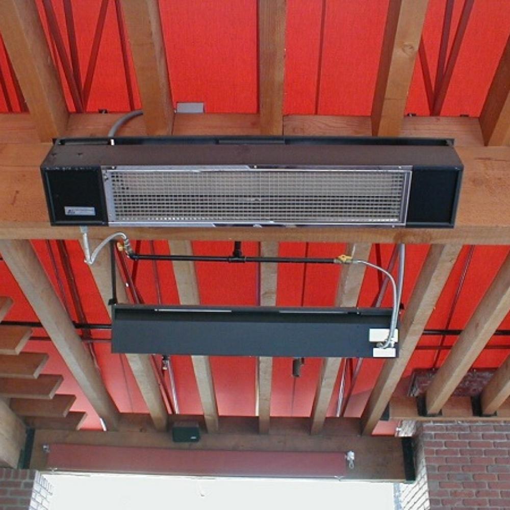 Sunpak Classic S25 Black Infrared Gas Heater Wall Mounted - angle view