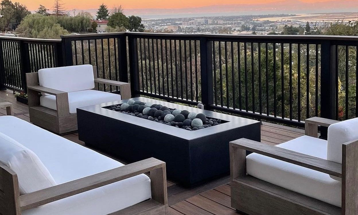 Fire Pit with Decorative Media