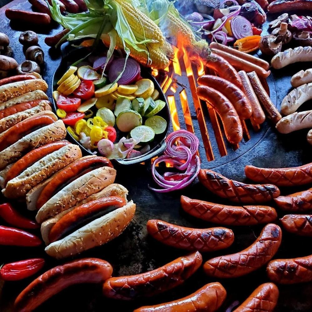 Grilling Hotdogs with Cooktop and Optional Grill Grate