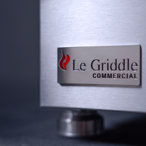 Le Griddle Commercial Series 75 30-Inch 2-Burner Built-In Gas Griddle Zoomed In Logo