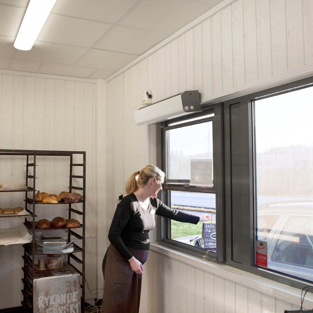 Schwank Swift5 32-Inch Wall-Mounted Air Curtain - White