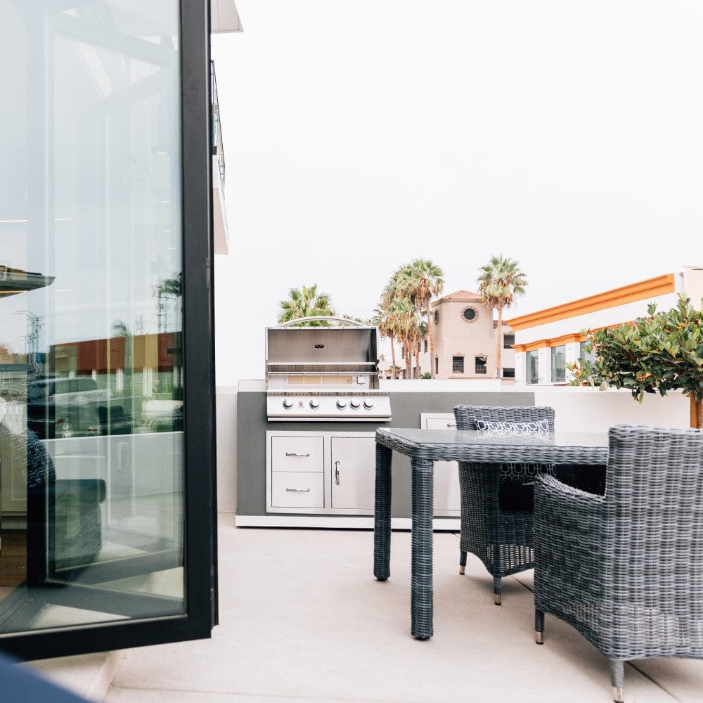 Summerset Sizzler 32-Inch 4-Burner Built-in Gas Grill Lifestyle