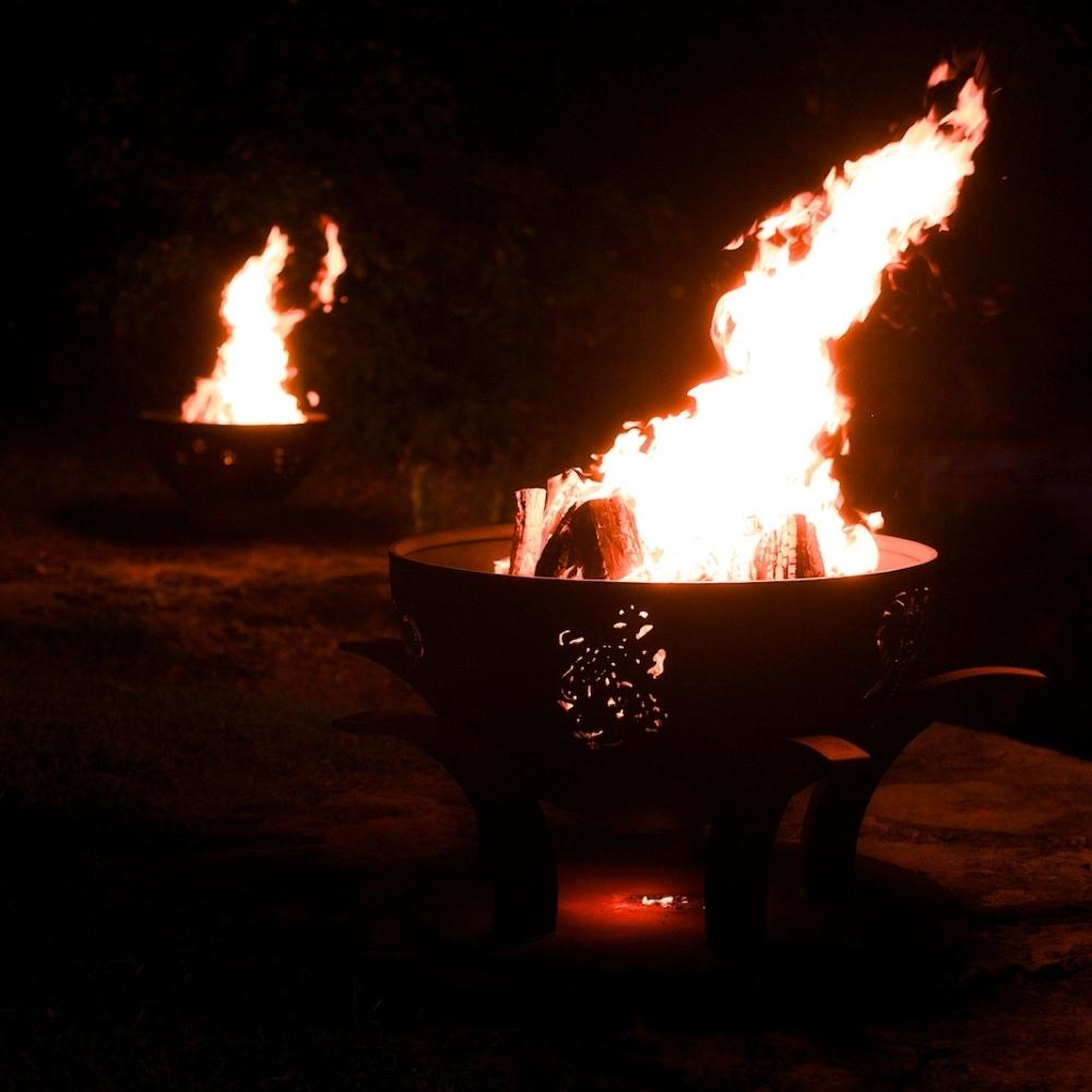 Fire Pit Art Africa's Big Five With Burning Logs