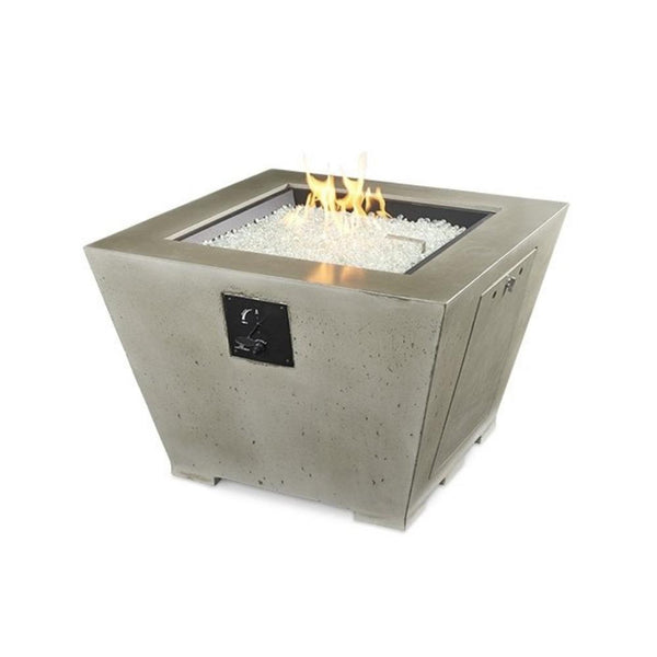The Outdoor GreatRoom Company Cove 37-inch Gas Fire Bowl with Glass Media - lifestyle view
